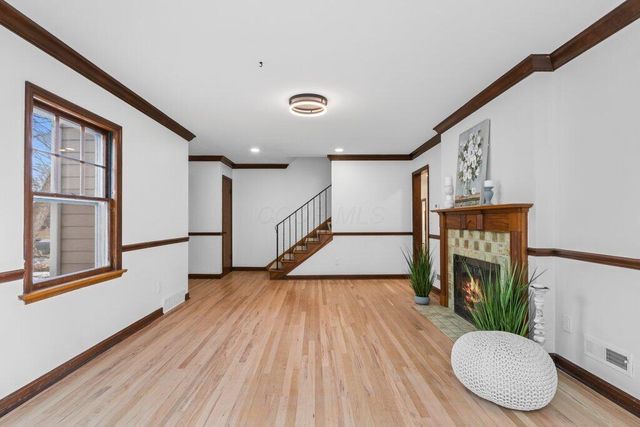 243 E Schreyer Place, Columbus, OH 43214