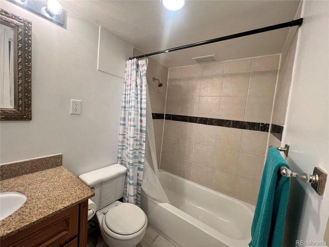 1121 Albion St 702, Denver, CO 80220