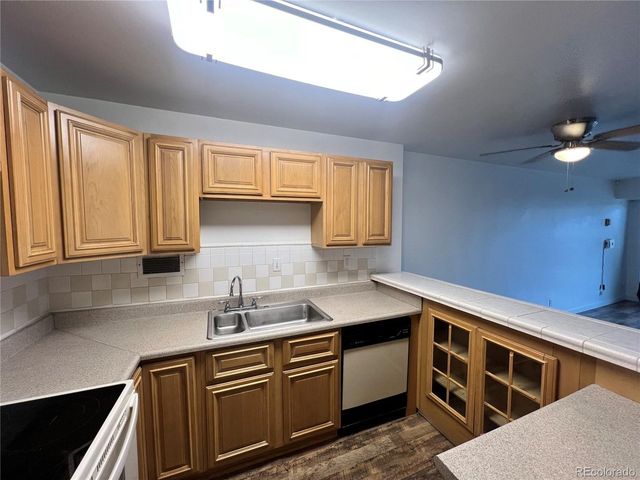 1121 Albion St 702, Denver, CO 80220