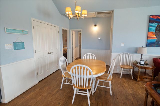 948 Kahla Drive, Crystal Beach, TX 77650