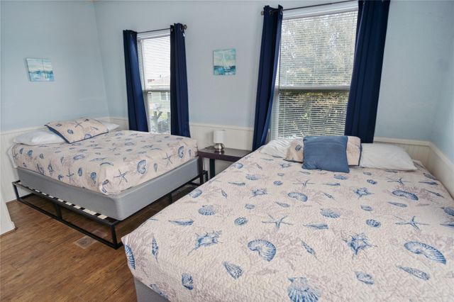 948 Kahla Drive, Crystal Beach, TX 77650