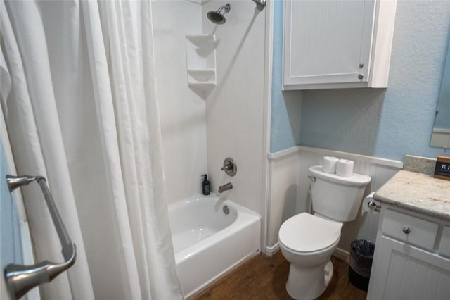 948 Kahla Drive, Crystal Beach, TX 77650