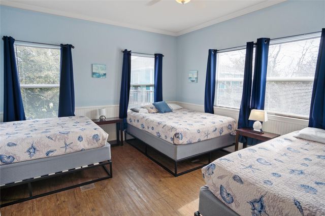 948 Kahla Drive, Crystal Beach, TX 77650