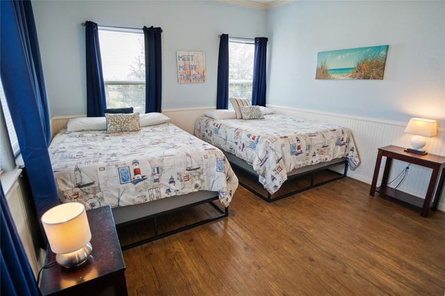 948 Kahla Drive, Crystal Beach, TX 77650