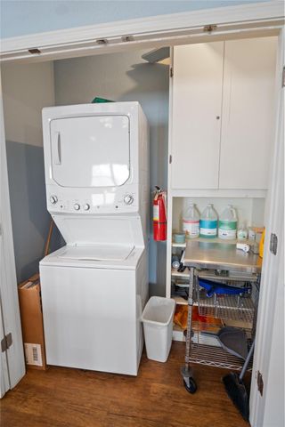 948 Kahla Drive, Crystal Beach, TX 77650