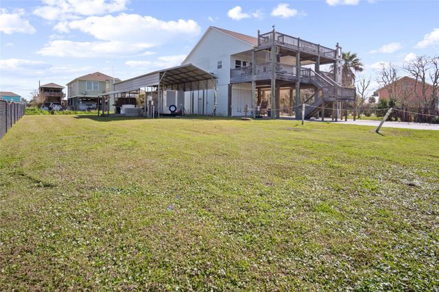 948 Kahla Drive, Crystal Beach, TX 77650