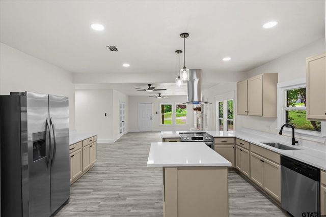 540 E Goshen St, Canton, TX 75103