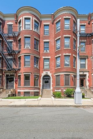 9 Buswell Street 3R, Boston, MA 02215
