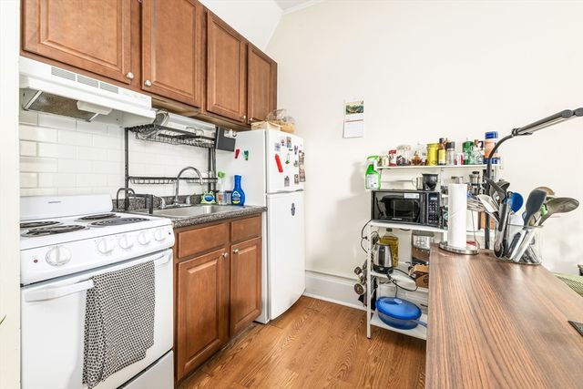 9 Buswell Street 3R, Boston, MA 02215