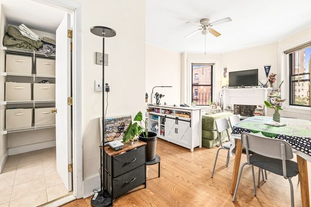 9 Buswell Street 3R, Boston, MA 02215