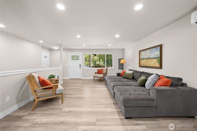 14310 176th Avenue SE, Renton, WA 98059