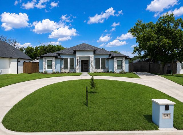 921 Delk Drive, Arlington, TX 76013