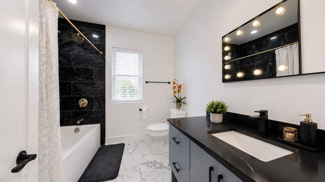 921 Delk Drive, Arlington, TX 76013