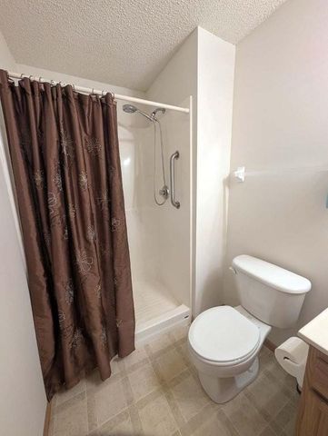 2231 Penn Place 213, North Saint Paul, MN 55109