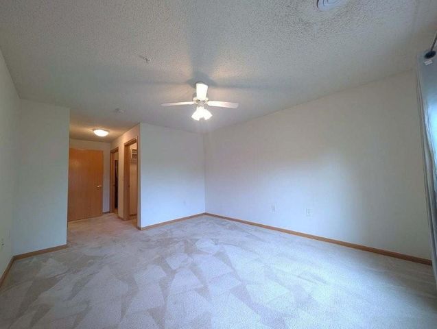 2231 Penn Place 213, North Saint Paul, MN 55109