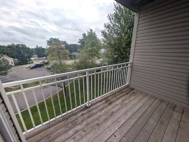 2231 Penn Place 213, North Saint Paul, MN 55109