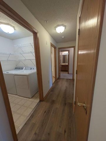 2231 Penn Place 213, North Saint Paul, MN 55109