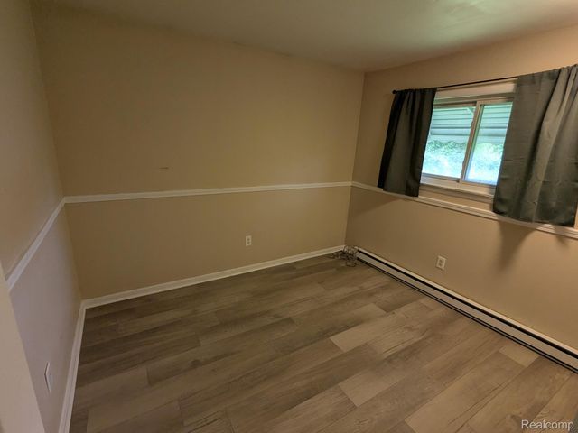 23911 METHUEN Avenue, Warren, MI 48091