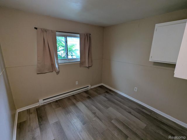 23911 METHUEN Avenue, Warren, MI 48091