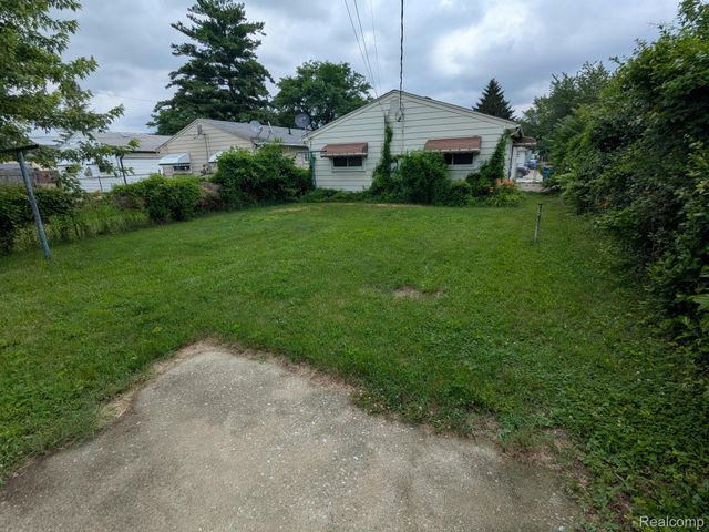 23911 METHUEN Avenue, Warren, MI 48091