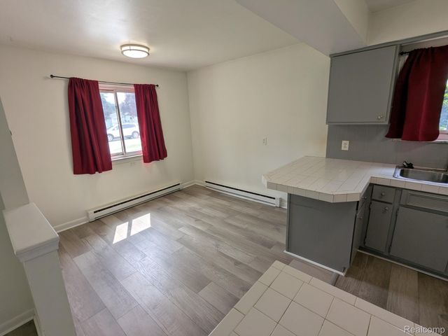 23911 METHUEN Avenue, Warren, MI 48091
