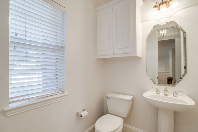 8216 Dogwood Lane, Irving, TX 75063