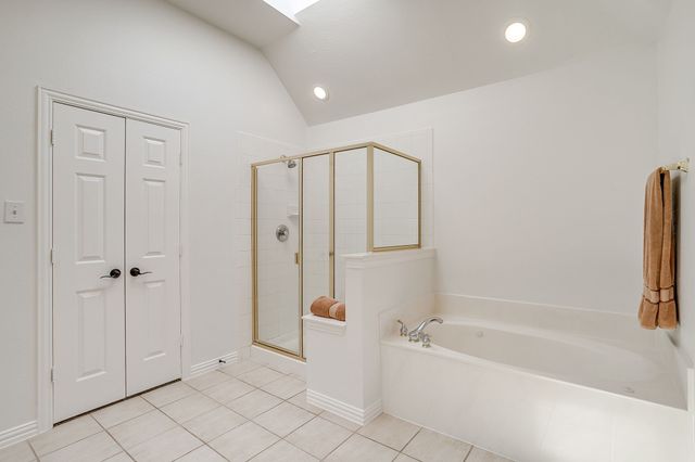 8216 Dogwood Lane, Irving, TX 75063