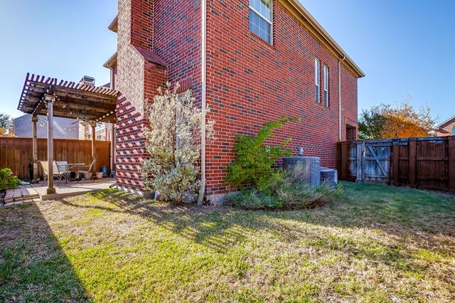 8216 Dogwood Lane, Irving, TX 75063