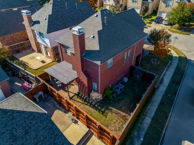 8216 Dogwood Lane, Irving, TX 75063