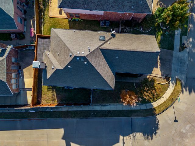 8216 Dogwood Lane, Irving, TX 75063