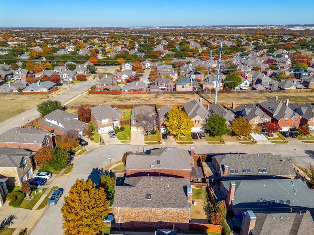 8216 Dogwood Lane, Irving, TX 75063