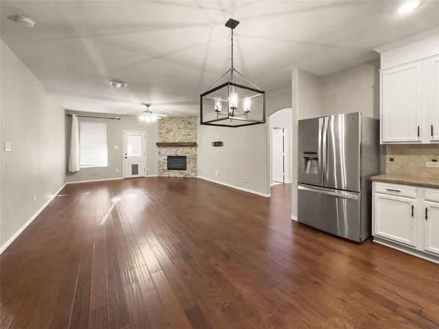 707 Dickerson Lane, Mansfield, TX 76063