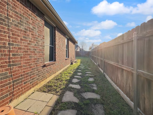 707 Dickerson Lane, Mansfield, TX 76063