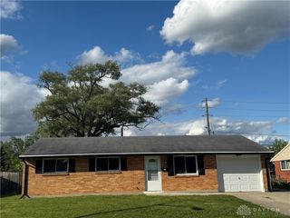 7424 Chatlake Drive, Dayton, OH 45424