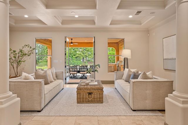 4000 Kingsbarns Dr, Roseville, CA 95747