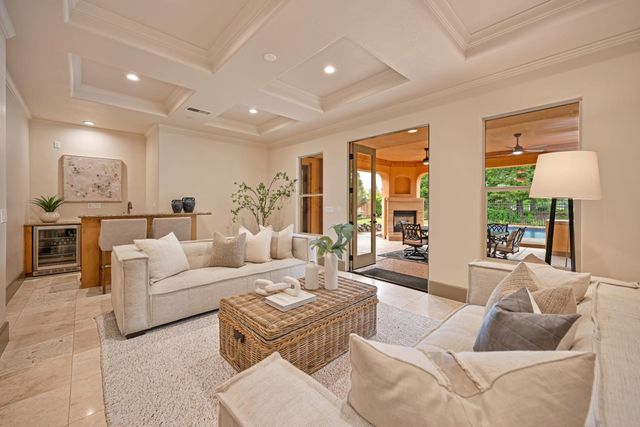 4000 Kingsbarns Dr, Roseville, CA 95747