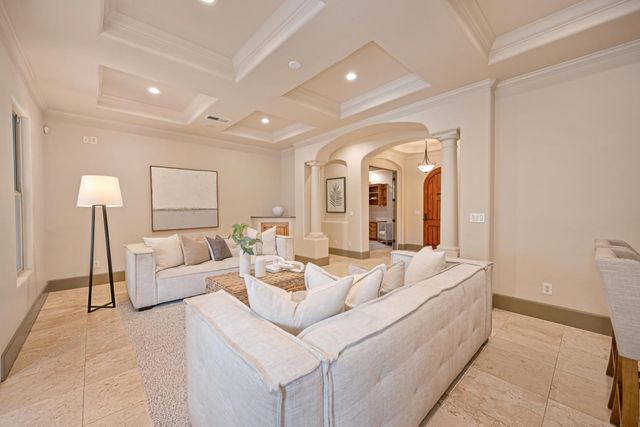 4000 Kingsbarns Dr, Roseville, CA 95747