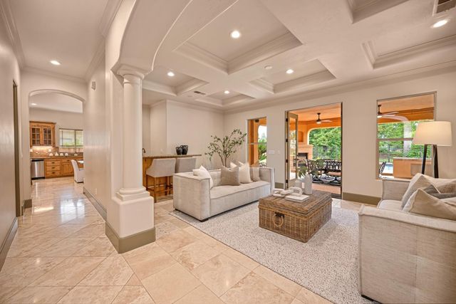 4000 Kingsbarns Dr, Roseville, CA 95747