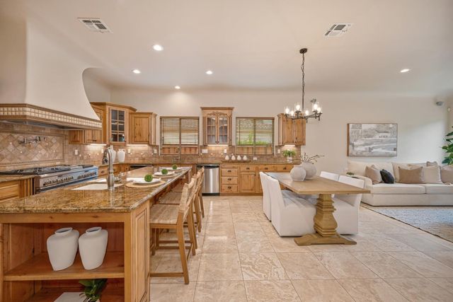 4000 Kingsbarns Dr, Roseville, CA 95747