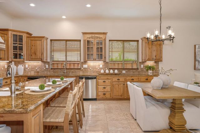 4000 Kingsbarns Dr, Roseville, CA 95747