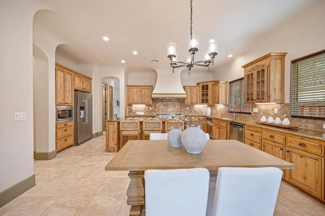 4000 Kingsbarns Dr, Roseville, CA 95747