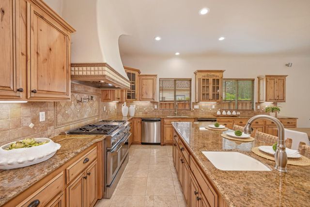 4000 Kingsbarns Dr, Roseville, CA 95747