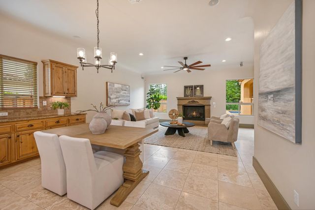 4000 Kingsbarns Dr, Roseville, CA 95747