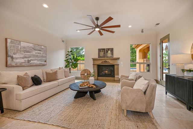 4000 Kingsbarns Dr, Roseville, CA 95747
