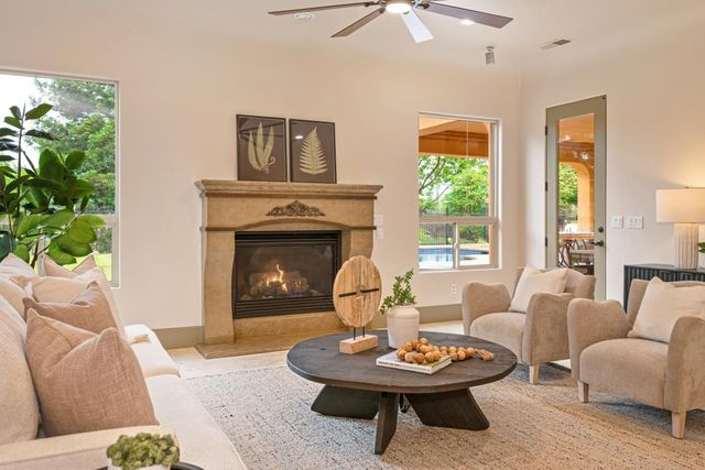 4000 Kingsbarns Dr, Roseville, CA 95747