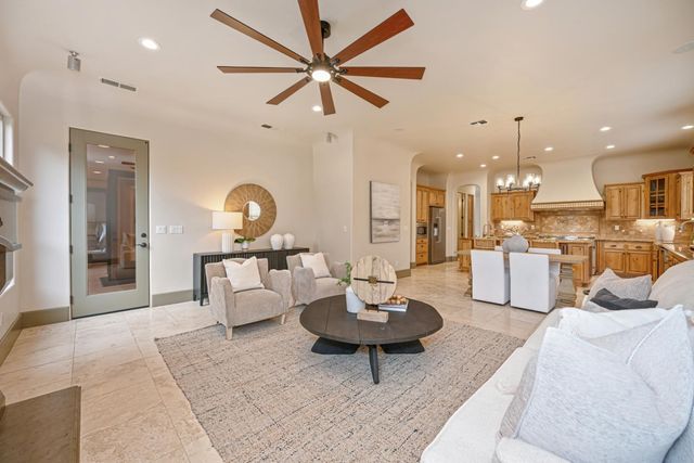 4000 Kingsbarns Dr, Roseville, CA 95747