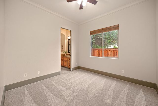 4000 Kingsbarns Dr, Roseville, CA 95747