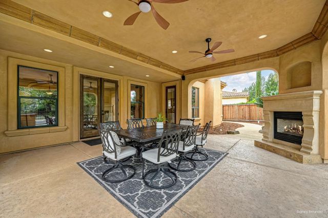 4000 Kingsbarns Dr, Roseville, CA 95747