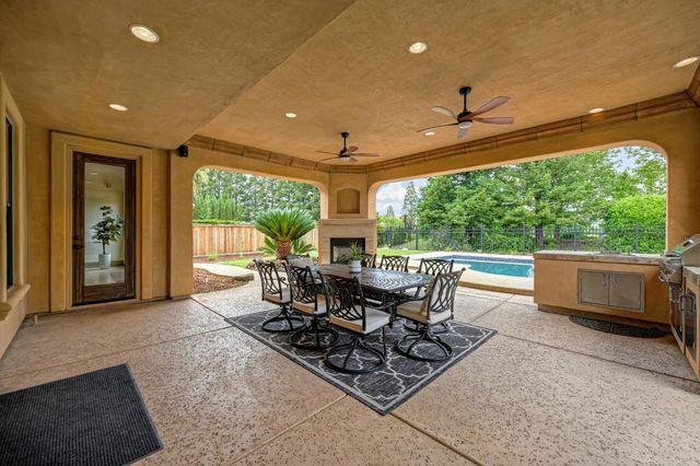 4000 Kingsbarns Dr, Roseville, CA 95747