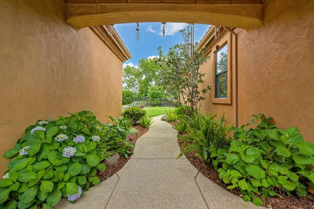 4000 Kingsbarns Dr, Roseville, CA 95747